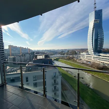 Апартаменти Capital 102a *